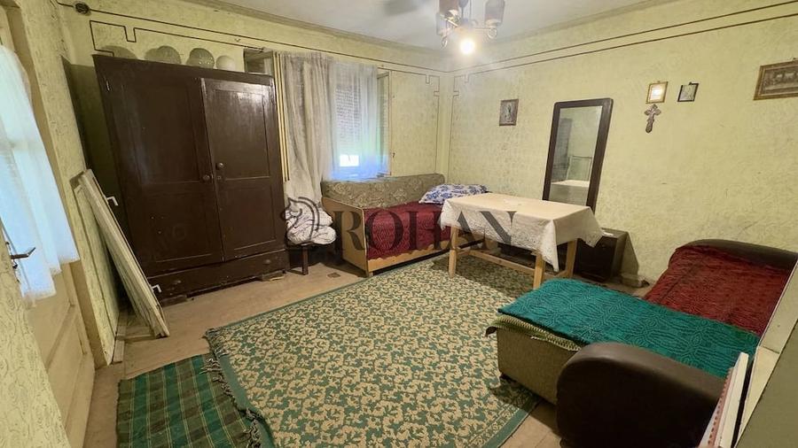 Casă cu 2 camere cu Teren 2015 Mp în Cricău