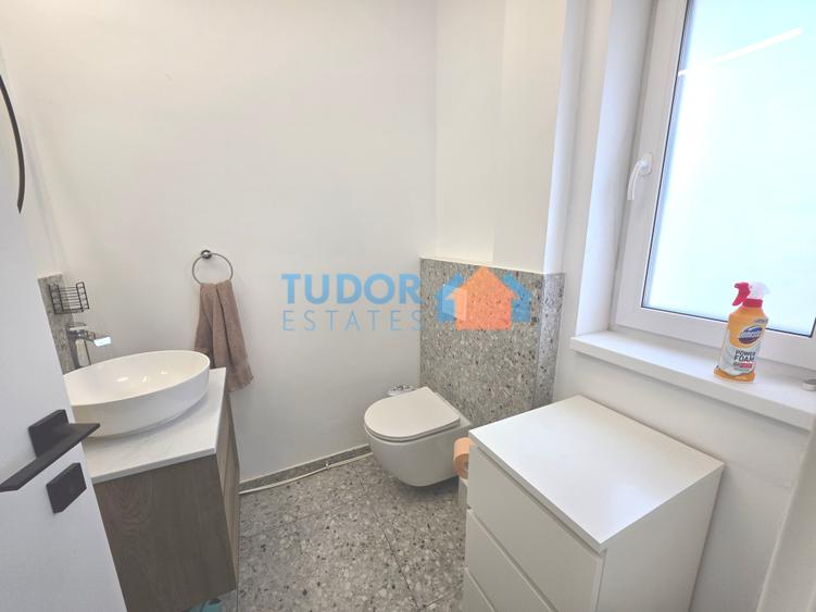 Casă cu 5 camere cu Teren 350 Mp în Pipera