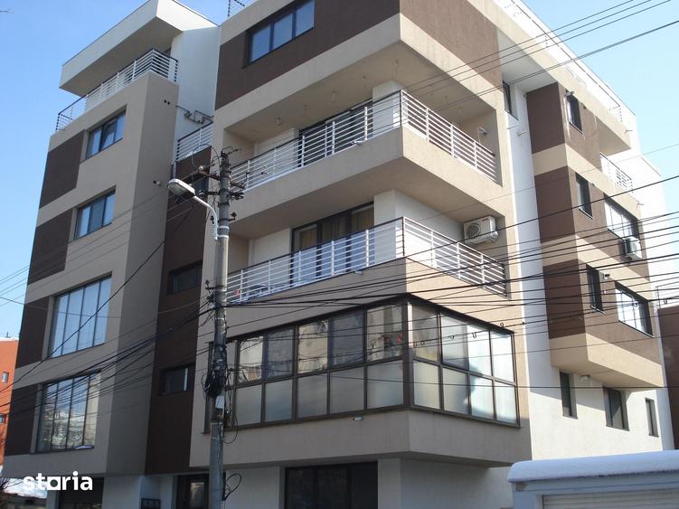 Apartament cu 4 camere decomandat în Aviației