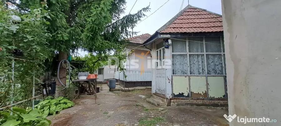 Casă cu 3 camere cu Teren 1715 Mp în Cornești