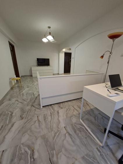 Apartament cu 2 camere semidecomandat, mobilat în Semicentral