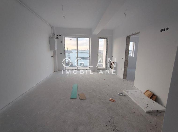 Penthouse cu 4 camere decomandat în Șelimbăr