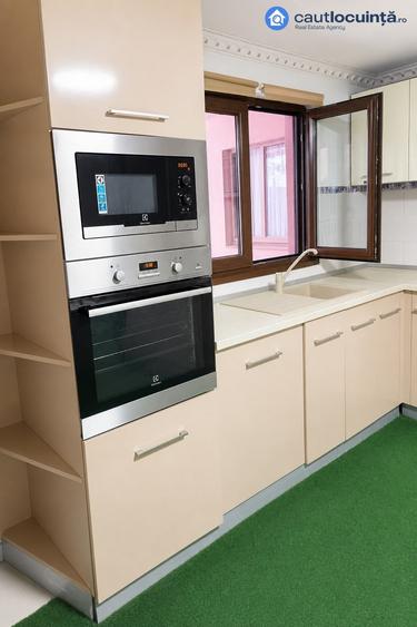 Casă cu 3 camere cu Teren 237.61999511719 Mp în Andronache