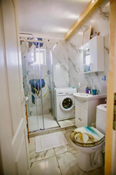 Apartament cu 2 camere, mobilat în Cetate