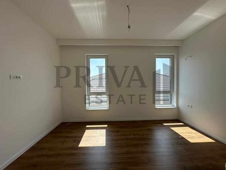 Duplex cu 4 camere cu Canalizare în Moșnița Nouă
