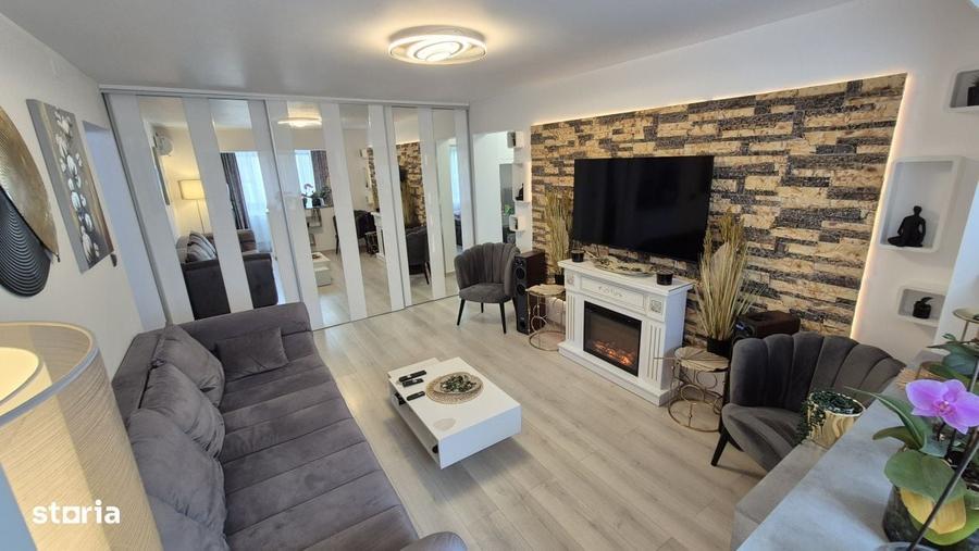 Apartament cu 3 camere semidecomandat în Central