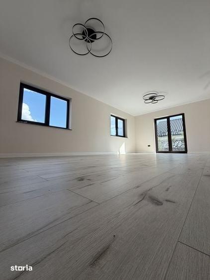 Casă cu 4 camere cu Teren 166 Mp în Manolești