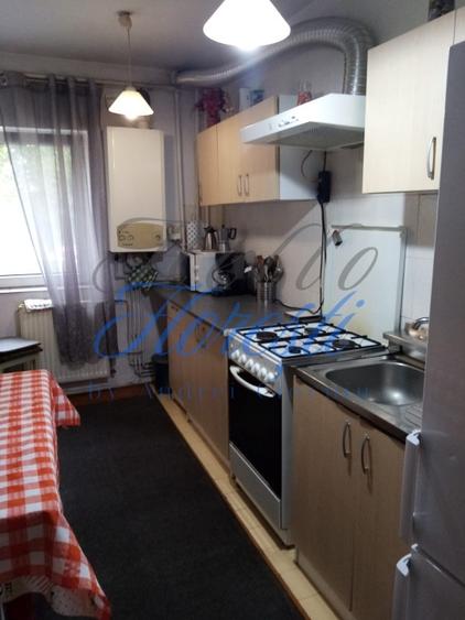 Apartament cu 3 camere decomandat în Zorilor