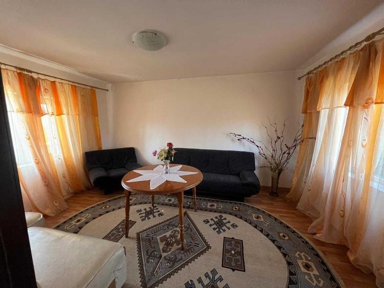 Casă cu 3 camere în Crângurile