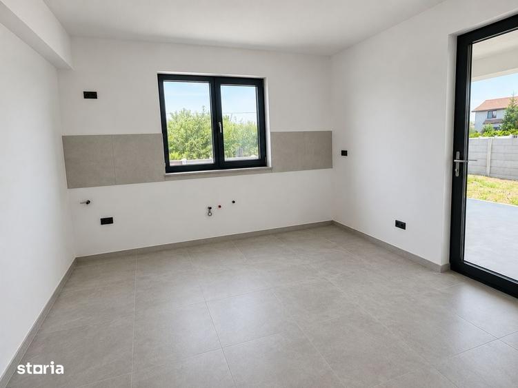 Casă cu 4 camere în Domnești
