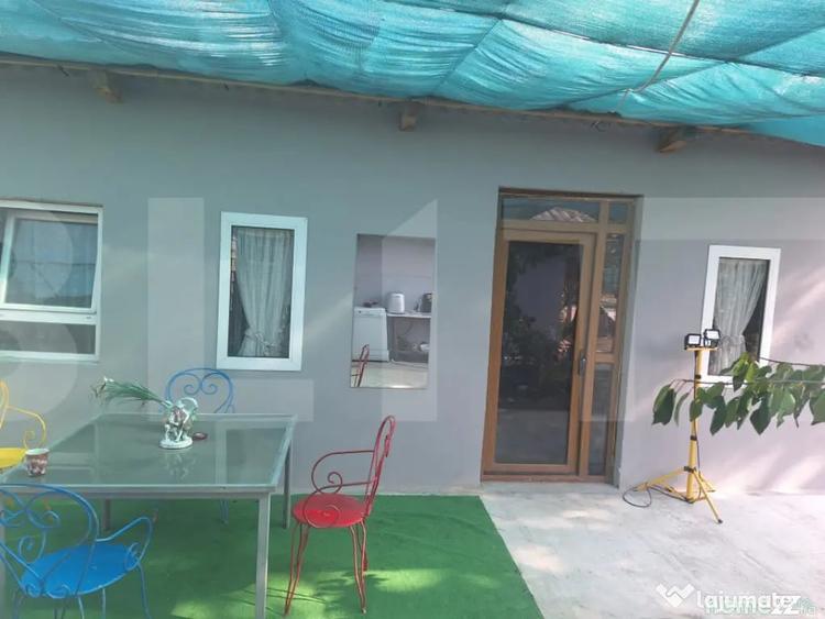 Casă cu 2 camere cu Teren 3300 Mp în Central