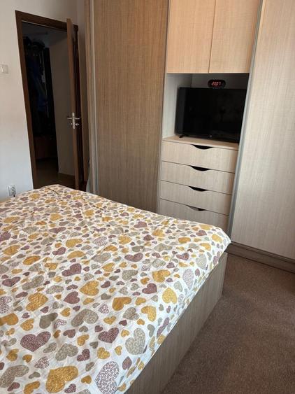 Apartament cu 3 camere decomandat în Chinteni