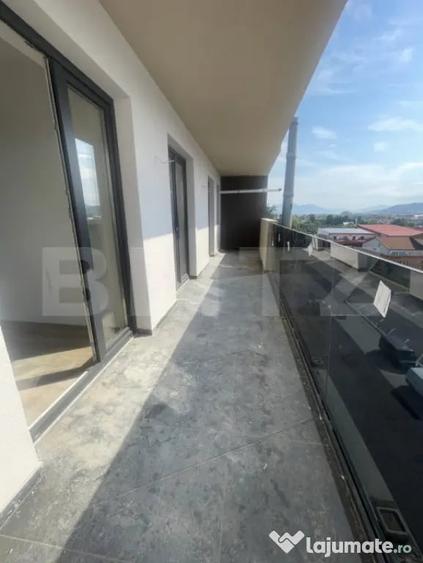 Apartament cu 3 camere decomandat în Independenței