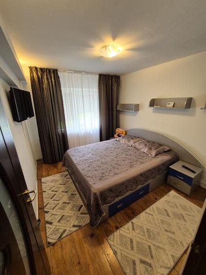 Apartament cu 3 camere decomandat în Cornitoiu