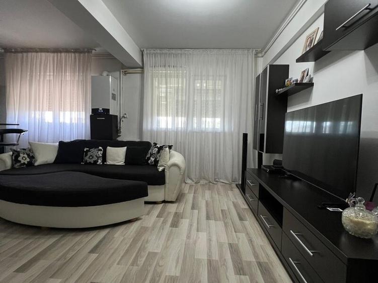 Apartament cu 3 camere decomandat, mobilat în Colentina