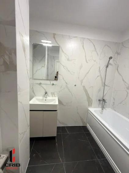 Apartament cu 3 camere semidecomandat, mobilat în Sisești