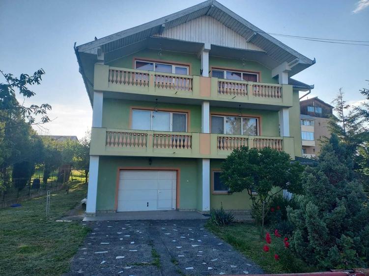 Casă cu 4 camere în Exterior Vest