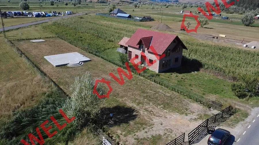 Teren Construcții intravilan de 1500 mp, în Est