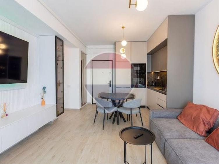 Apartament cu 2 camere decomandat, mobilat în Central