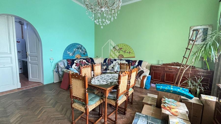 Apartament cu 4 camere în Fabric