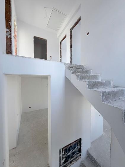 Duplex cu 5 camere cu Canalizare în Buziașului