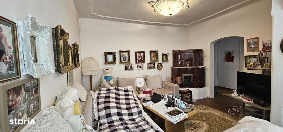 Casă cu 3 camere în Lazaret