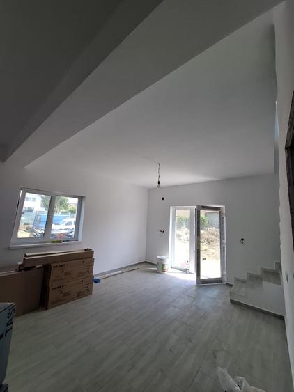 Duplex cu 3 camere cu Teren 170 Mp în Sânandrei