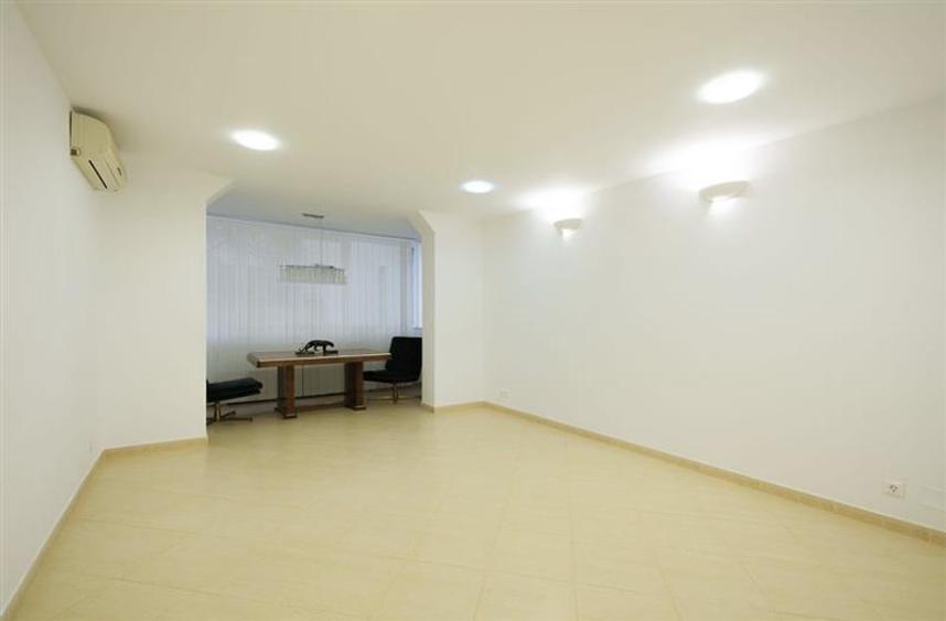 Apartament 3 camere - perfect pentru birou - 8