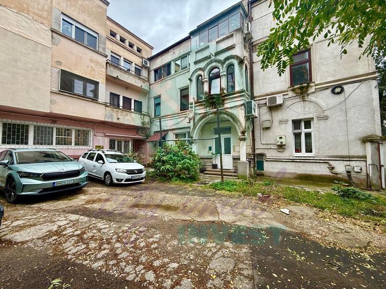 Apartament cu 3 camere semidecomandat, mobilat în Calea Călărașilor