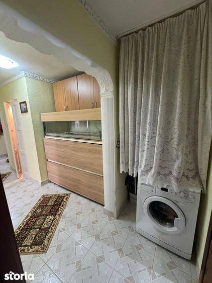 Apartament cu 3 camere decomandat în Sat Vacanță