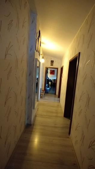 Casă individuală cu 7 camere cu Canalizare în Faleza Nord