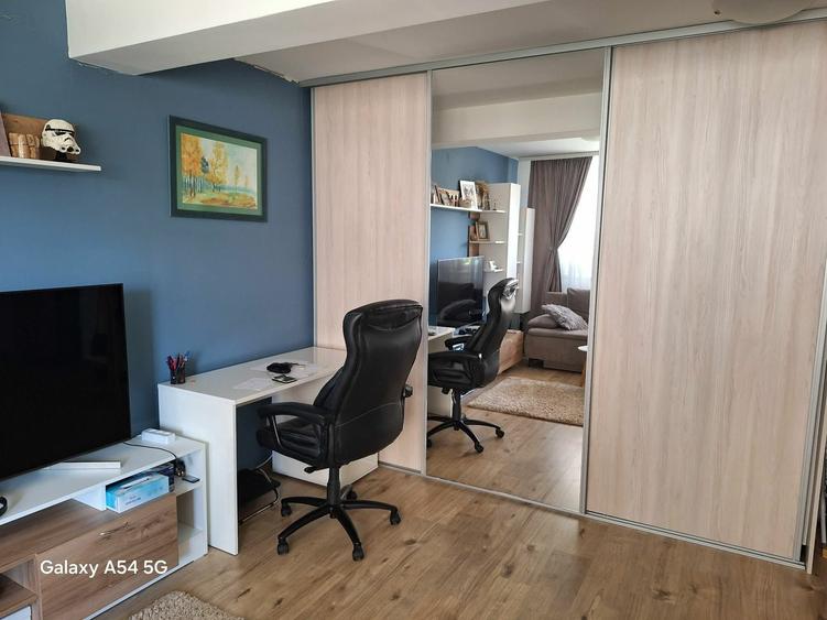 Apartament cu 2 camere decomandat în Între Lacuri