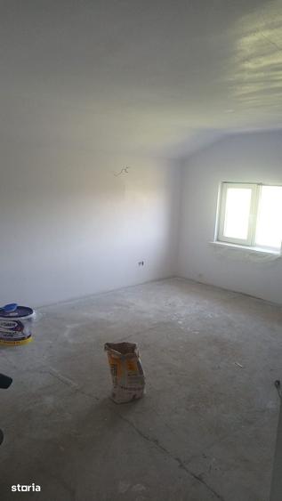 Casă cu 4 camere cu Teren 250 Mp în Central