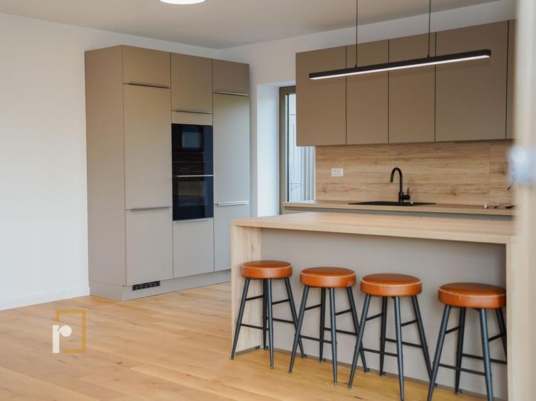 Apartament cu 2 camere semidecomandat, mobilat în Băneasa
