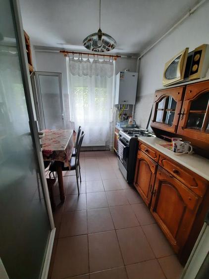 Apartament cu 2 camere decomandat în UTA