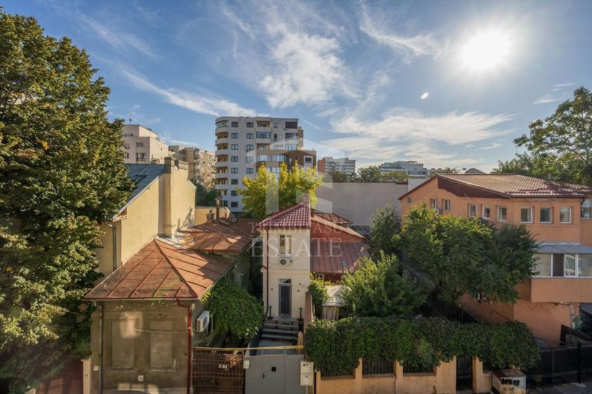 Apartament cu 4 camere decomandat în Calea Călărașilor