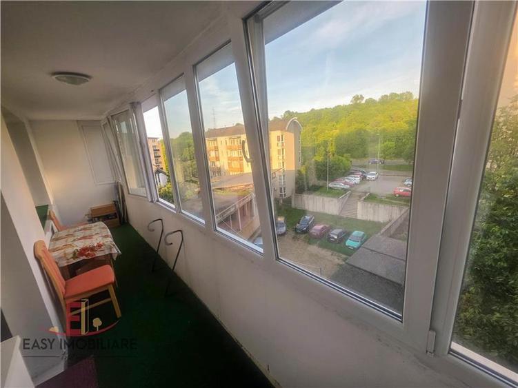 Apartament cu 2 camere decomandat în Dâmbu Pietros