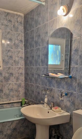 Apartament cu 3 camere decomandat în Exterior Vest