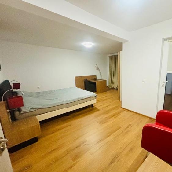 Duplex cu 5 camere cu Canalizare în Sud