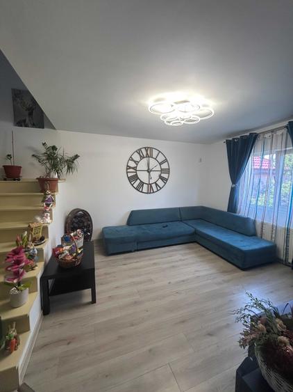Casă cu 4 camere în Dascălu