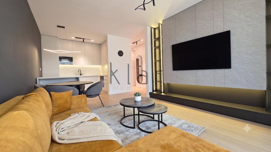 Apartament cu 2 camere semidecomandat, mobilat în Central