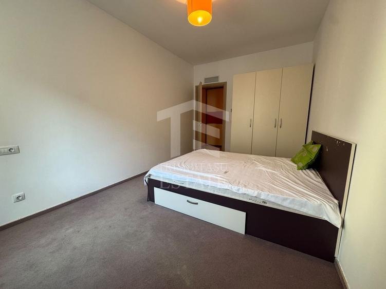 Apartament cu 3 camere decomandat în Văcăresti