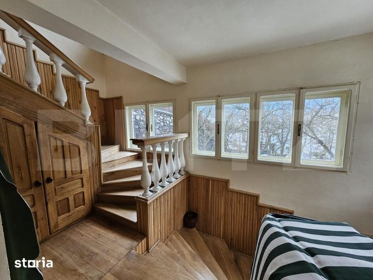Casă cu 5 camere cu Teren 2669 Mp în Scărișoara