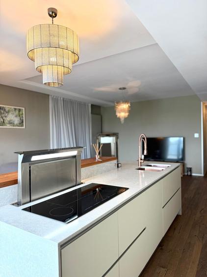 Penthouse cu 6 camere decomandat în Pipera