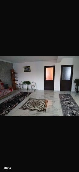Casă cu 3 camere în Lumina