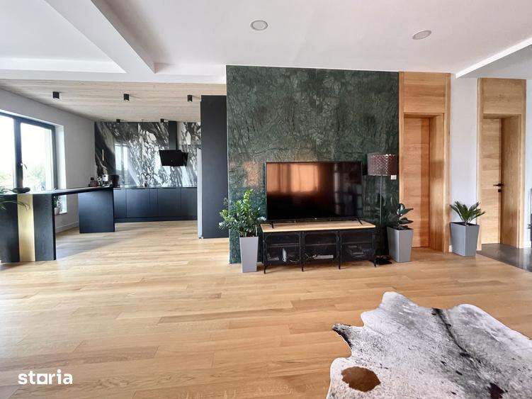 Casă cu 5 camere cu Teren 250 Mp în Tokai