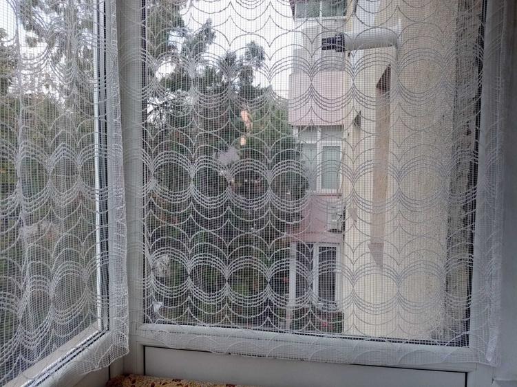 Apartament cu 3 camere semidecomandat în Păcurari