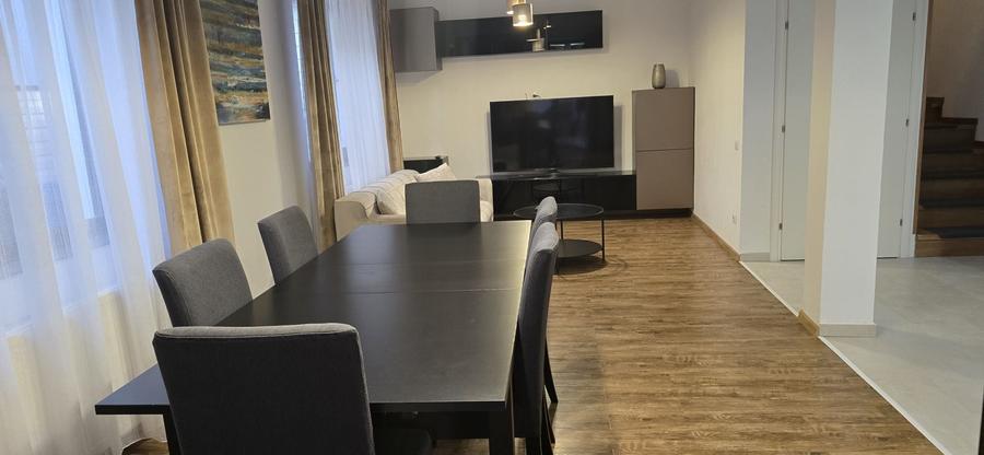 Casă cu 4 camere cu Teren 188 Mp în Central