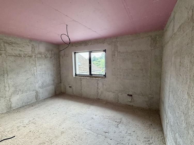 Casă cu 4 camere în Valea