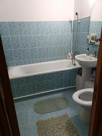 Apartament cu 3 camere decomandat în Exterior Vest